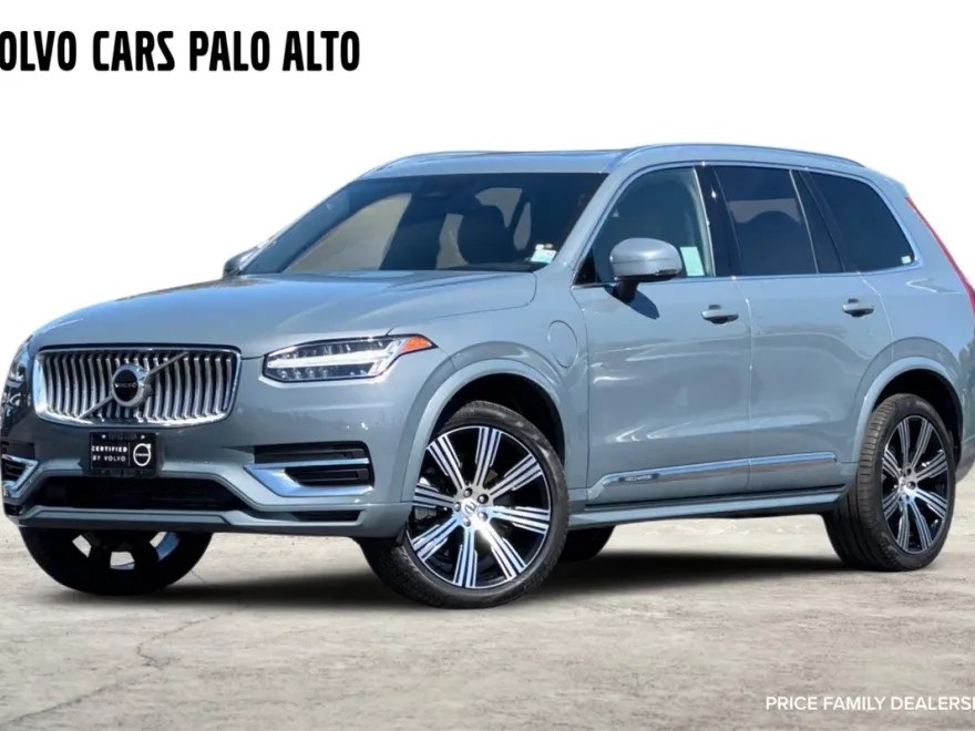 2023 Volvo XC90 Recharge T8 Core photo 1