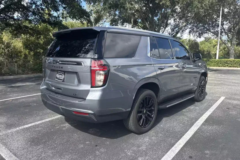 2021 Chevrolet Tahoe LT photo 1