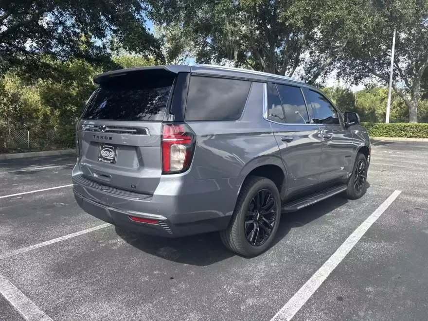 2021 Chevrolet Tahoe LT photo 1
