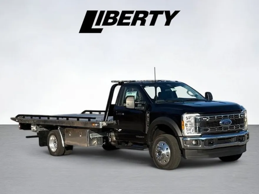 2024 Ford F-550 photo 1