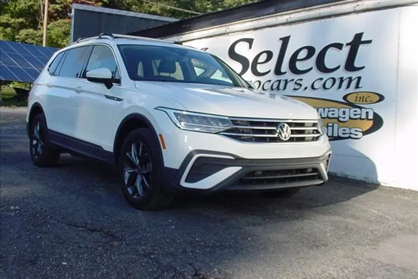 2022 Volkswagen Tiguan SE photo 1