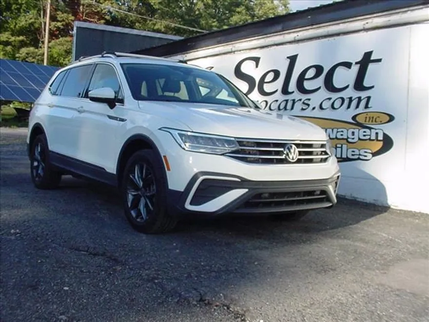 2022 Volkswagen Tiguan SE photo 1
