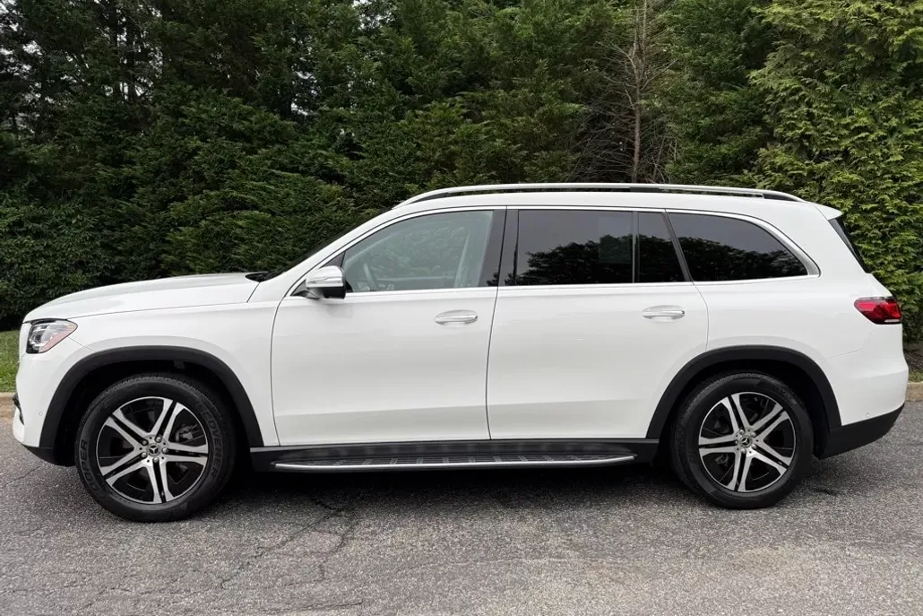 2023 Mercedes Benz GLS 450 4MATIC photo 1