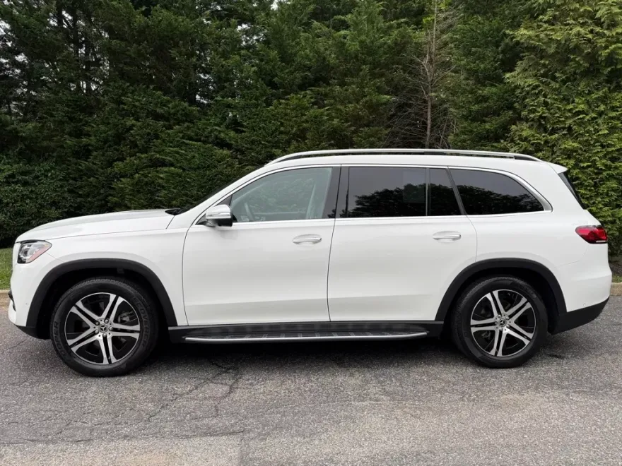 2023 Mercedes Benz GLS 450 4MATIC photo 1