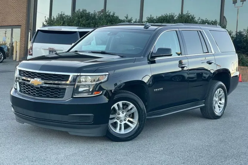 2019 Chevrolet Tahoe LT photo 1