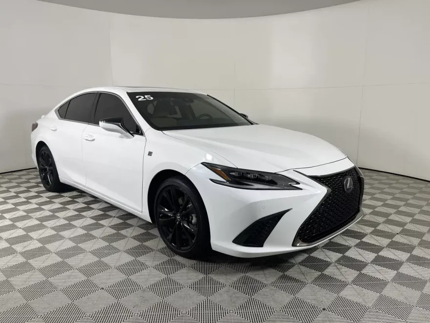 2025 Lexus ES 300h F SPORT Design photo 1