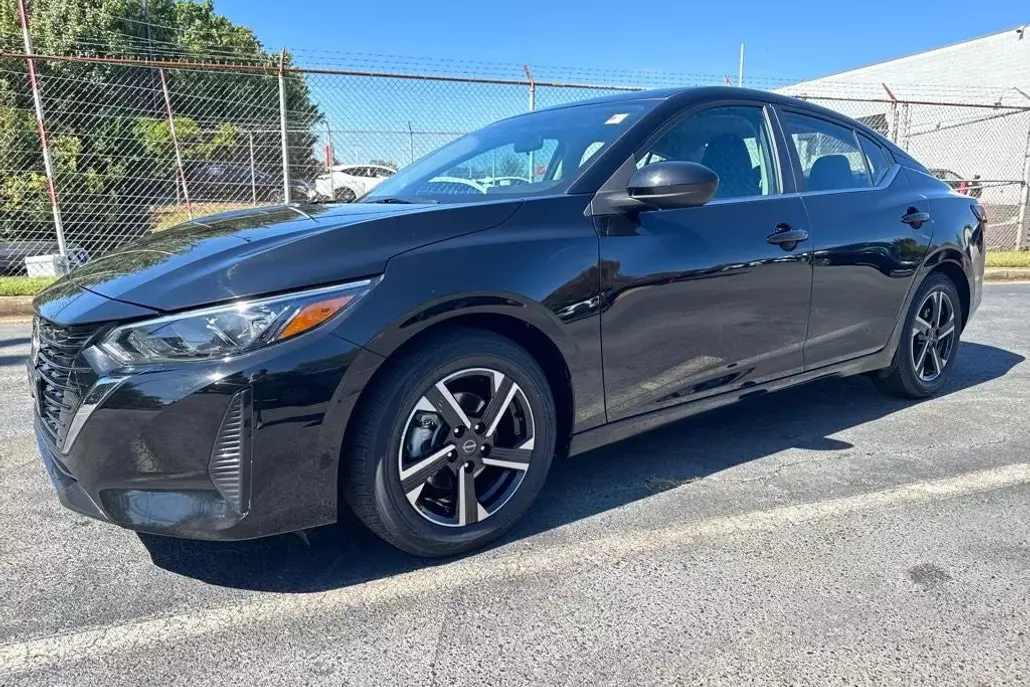 2024 Nissan Sentra SV photo 1