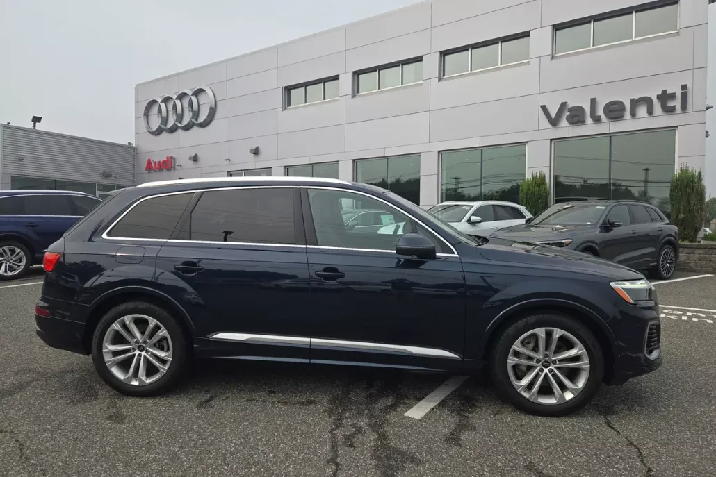 2025 Audi Q7 Prestige photo 1