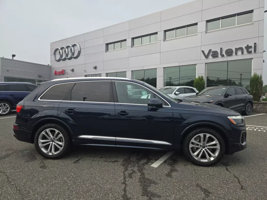 2025 Audi Q7 Prestige photo 1
