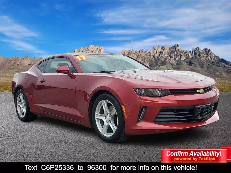 2017 Chevrolet Camaro 1LT photo 1