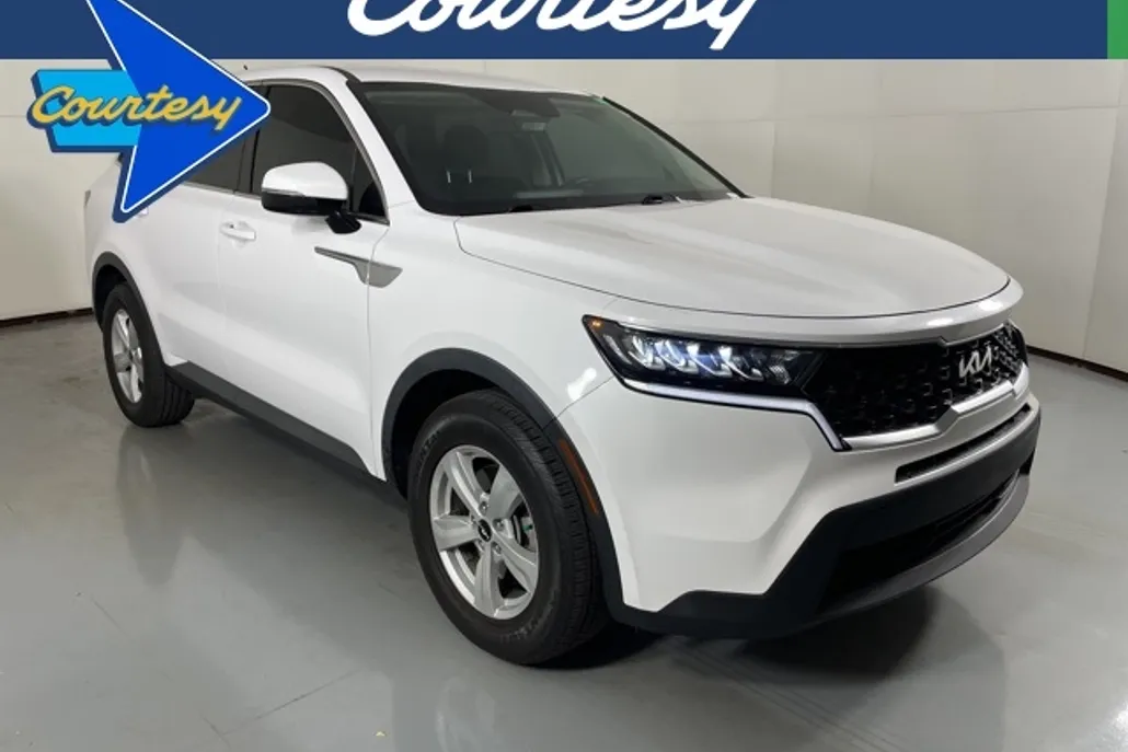 2022 Kia Sorento LX photo 1