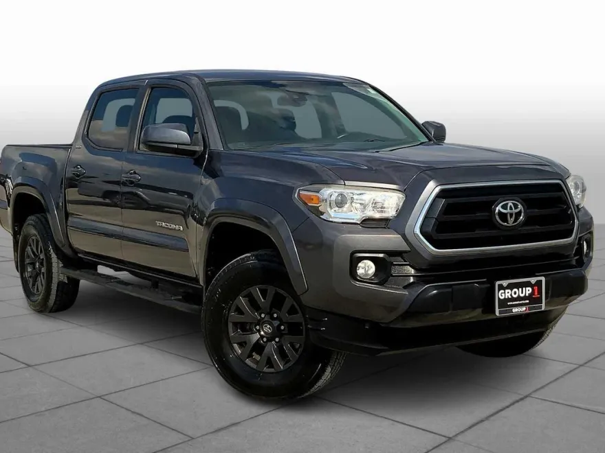 2020 Toyota Tacoma SR5 photo 2