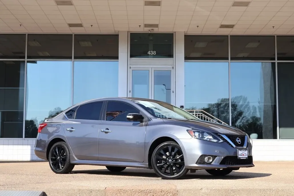 2017 Nissan Sentra SR Turbo photo 1