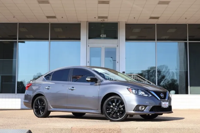 2017 Nissan Sentra SR Turbo photo 1