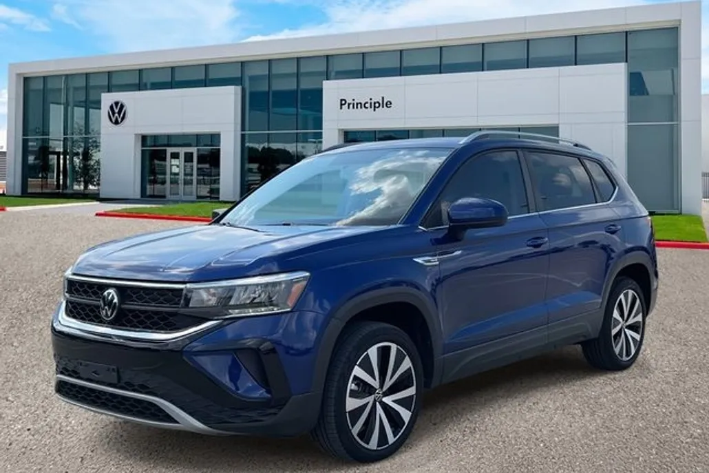 2022 Volkswagen Taos SE photo 1