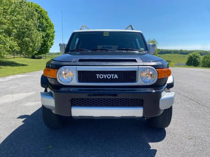 2007 Toyota FJ Cruiser Base photo 1