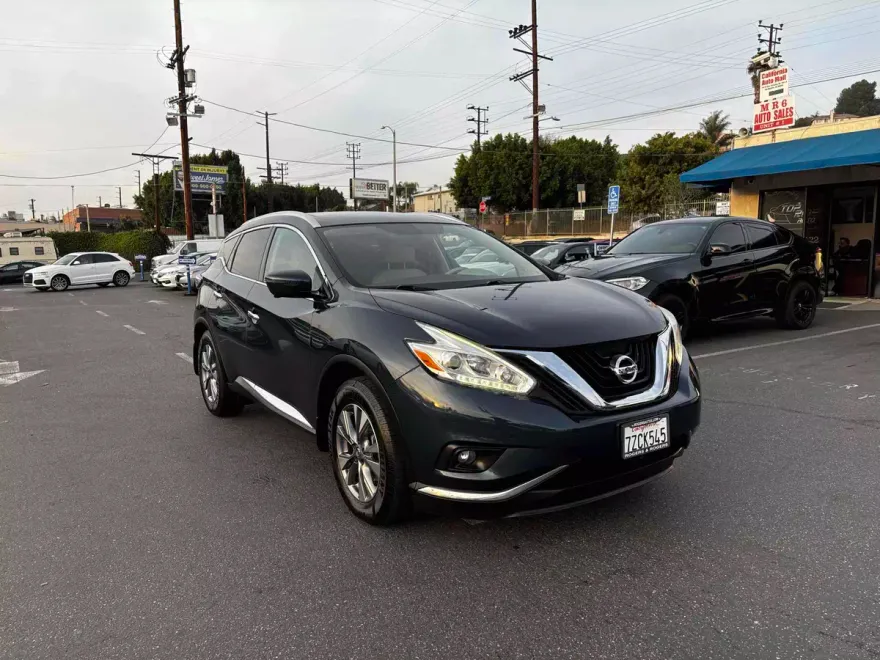2017 Nissan Murano SL photo 1