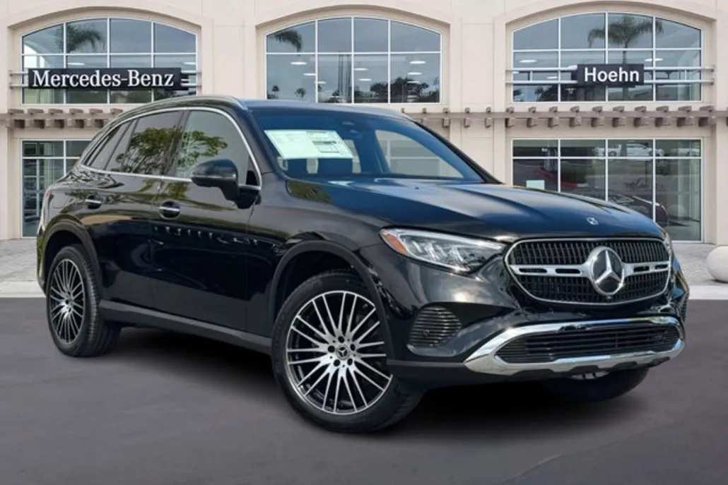 2025 Mercedes Benz GLC 300 4MATIC photo 1