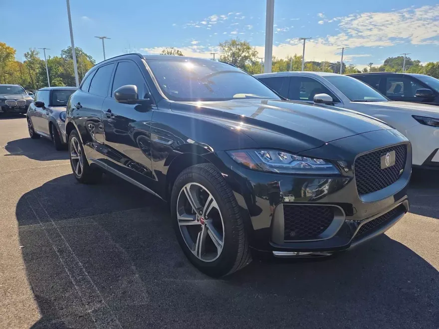 2020 Jaguar F-PACE photo 1