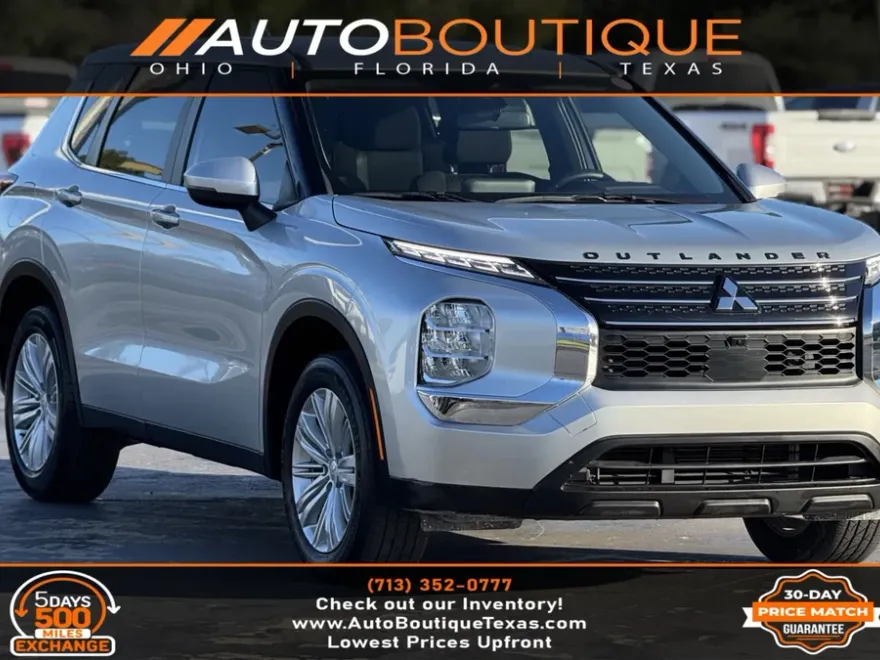 2024 Mitsubishi Outlander ES photo 1