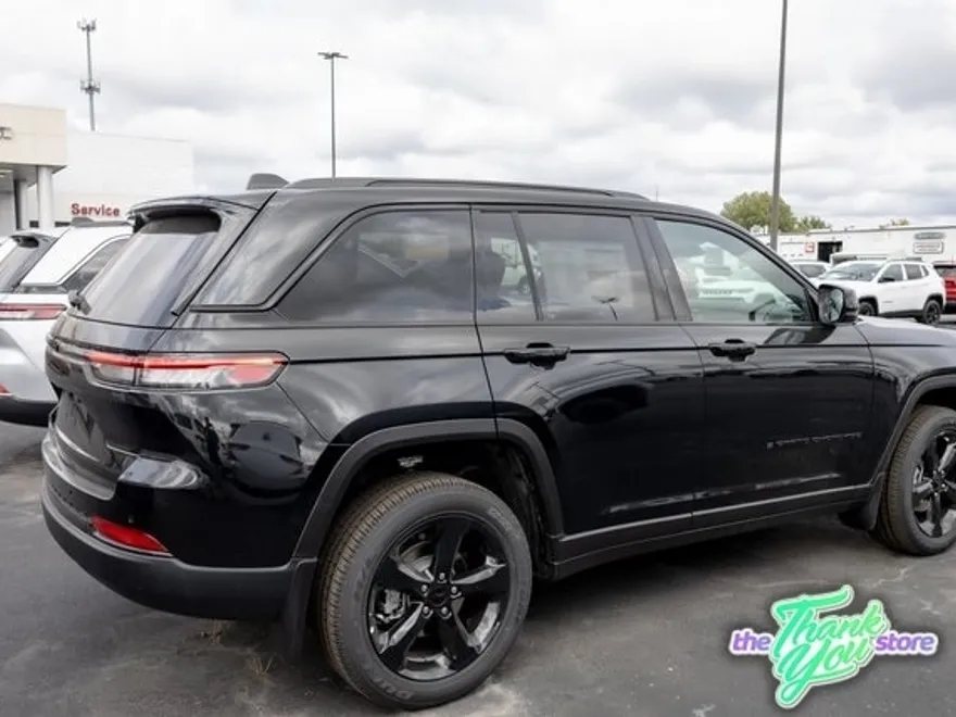 2025 Jeep Grand Cherokee Altitude photo 1