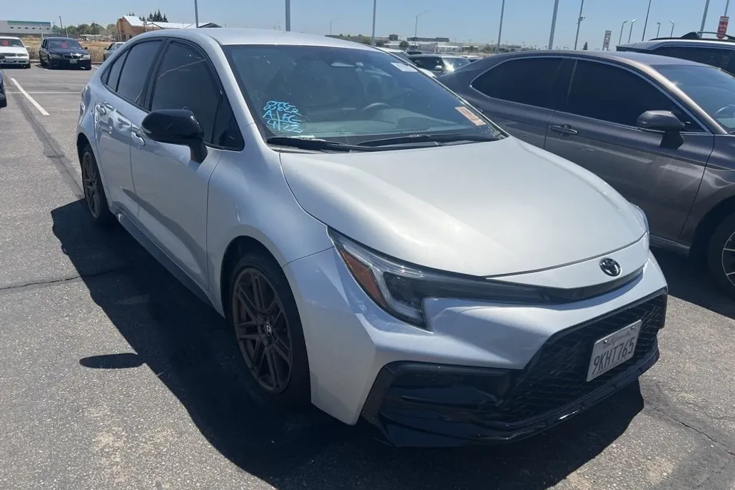 2024 Toyota Corolla SE photo 1