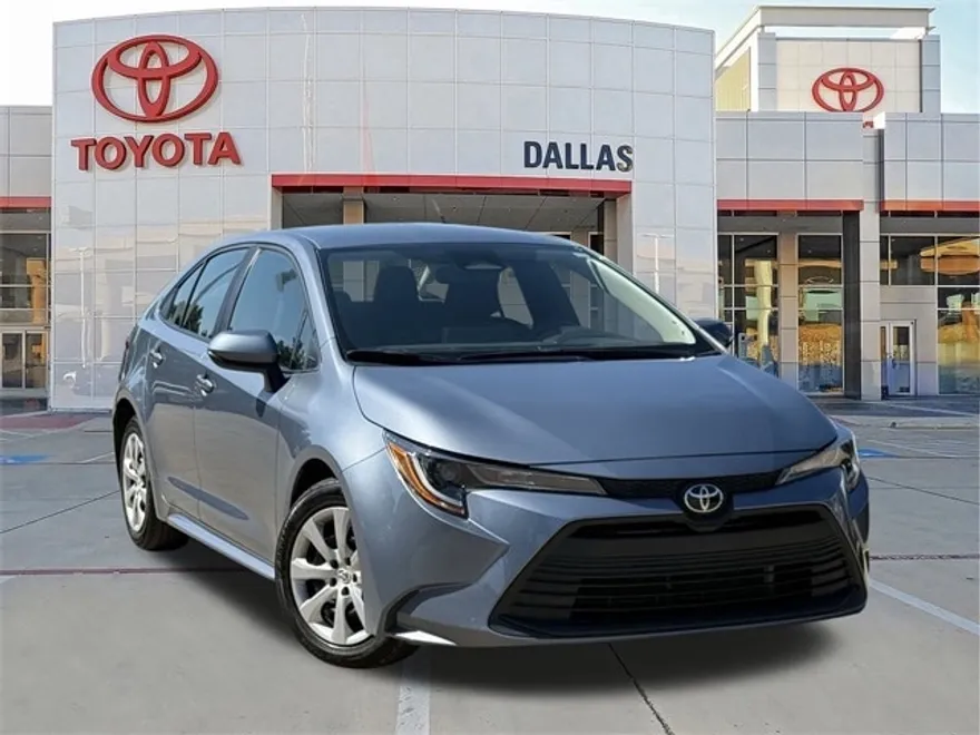 2024 Toyota Corolla LE photo 1