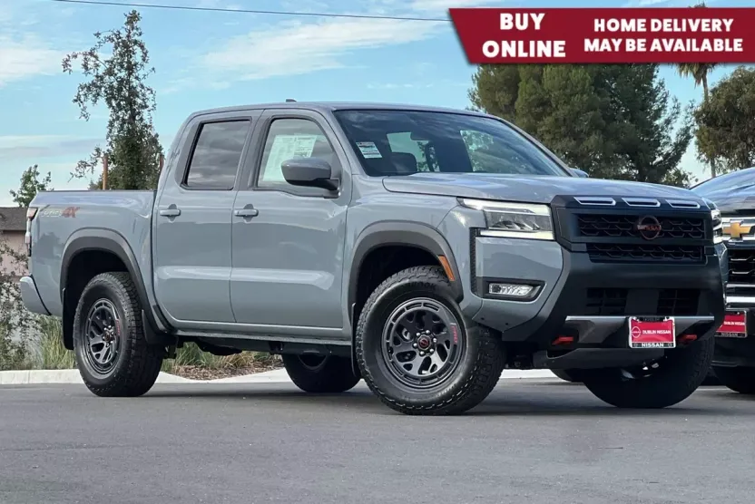 2025 Nissan Frontier PRO-4X photo 1