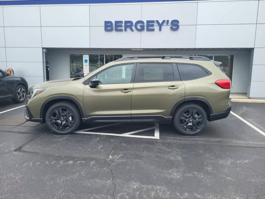 2025 Subaru Ascent Onyx Edition Touring photo 1