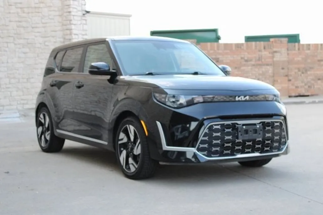 2023 Kia Soul GT-Line photo 1
