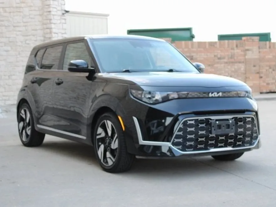 2023 Kia Soul GT-Line photo 1