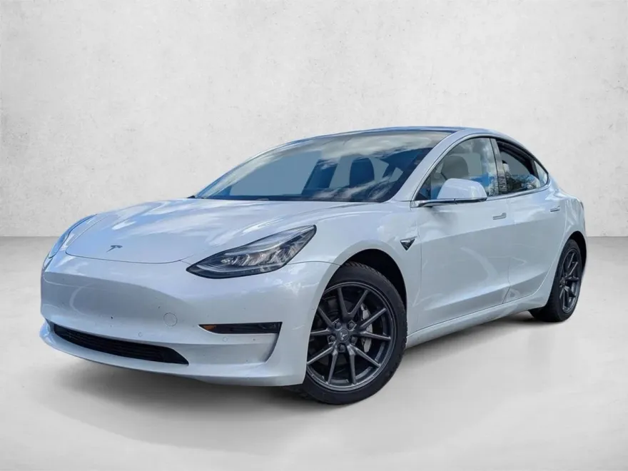 2020 Tesla Model 3 Long Range photo 1