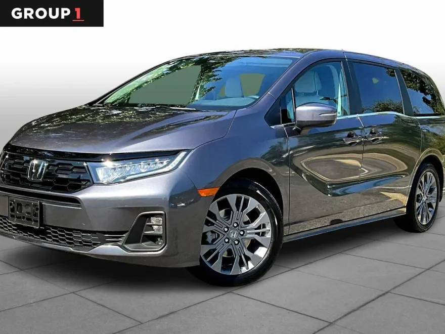 2025 Honda Odyssey Touring photo 1