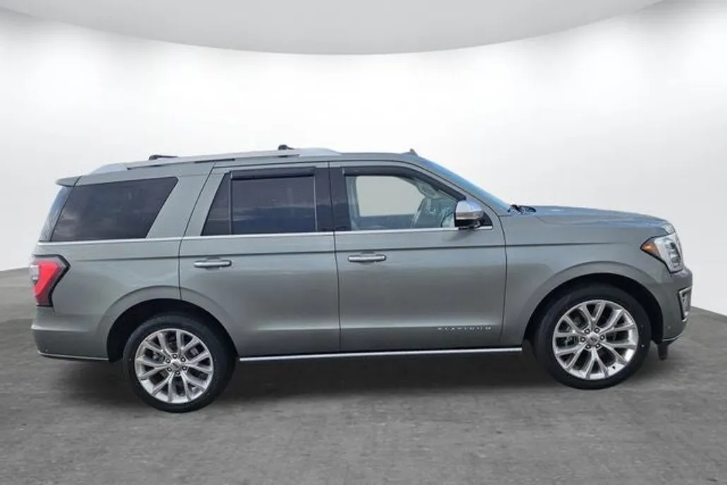 2019 Ford Expedition Platinum photo 1
