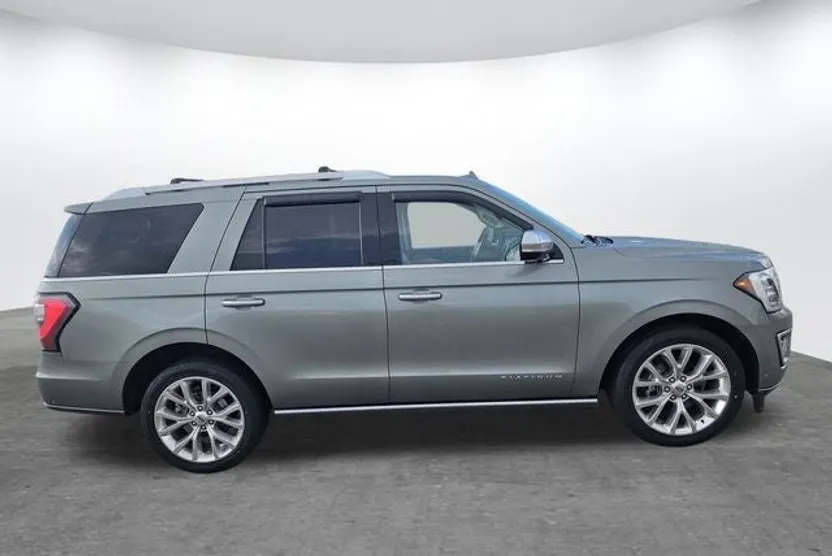 2019 Ford Expedition Platinum photo 1
