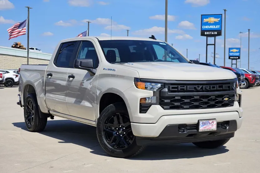 2026 Chevrolet Silverado 1500 Custom photo 1
