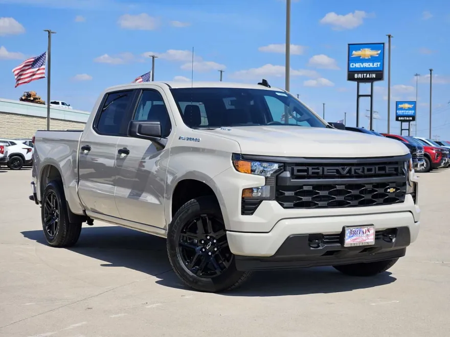 2026 Chevrolet Silverado 1500 Custom photo 1