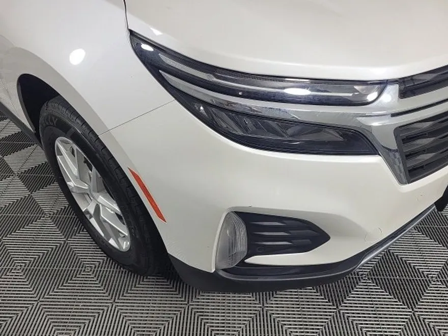 2022 Chevrolet Equinox LT photo 1