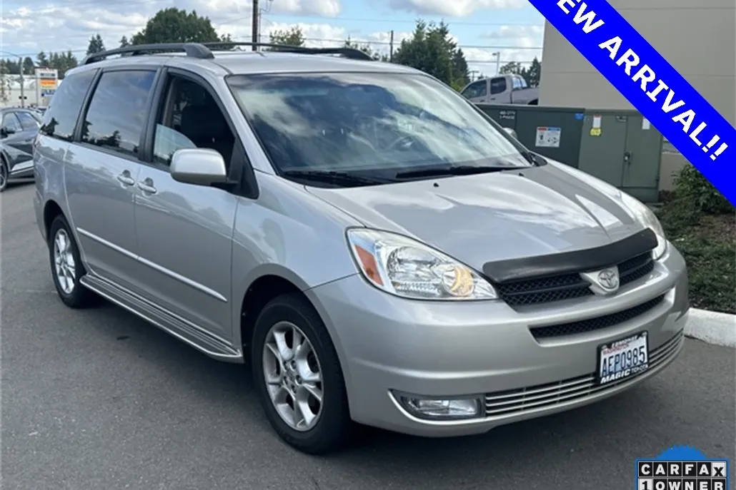 2004 Toyota Sienna XLE photo 1