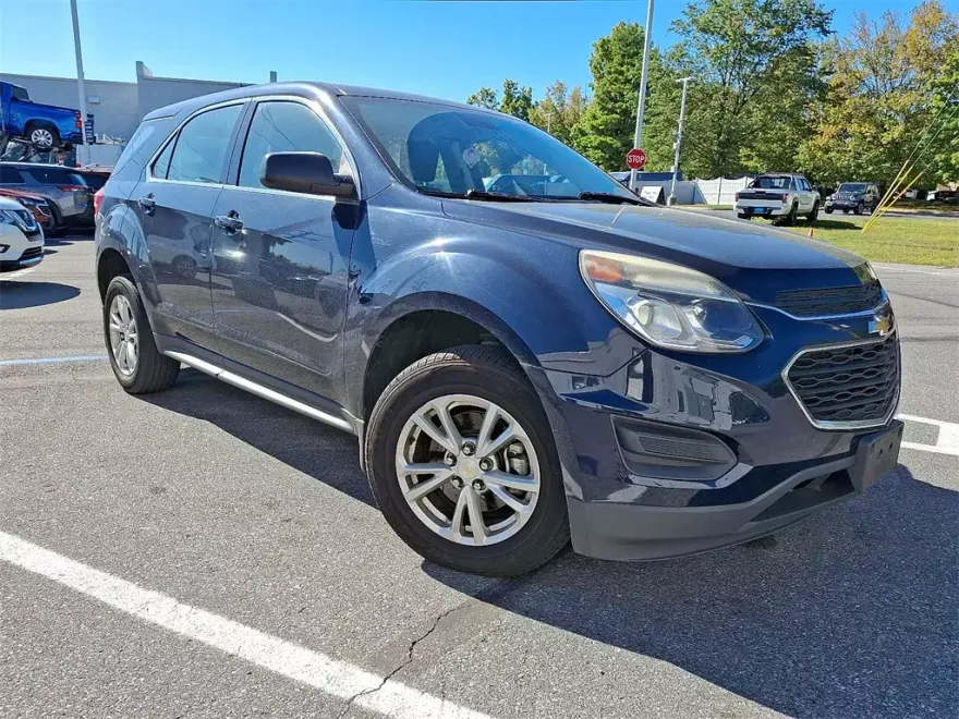 2017 Chevrolet Equinox LS photo 1