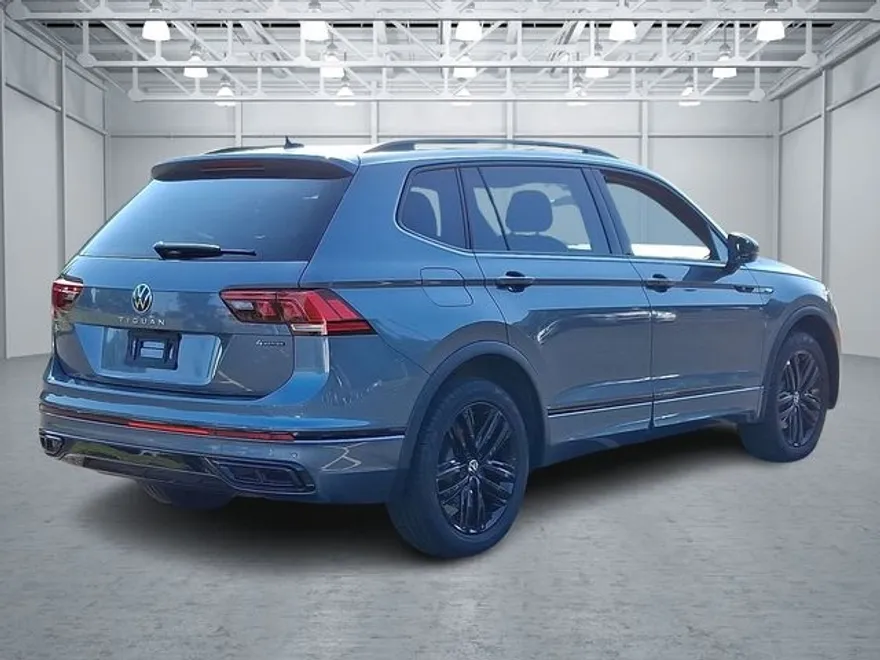 2022 Volkswagen Tiguan SE R-Line Black photo 1