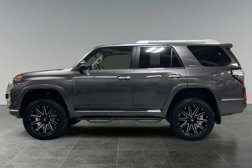 2016 Toyota 4Runner Limited photo 1