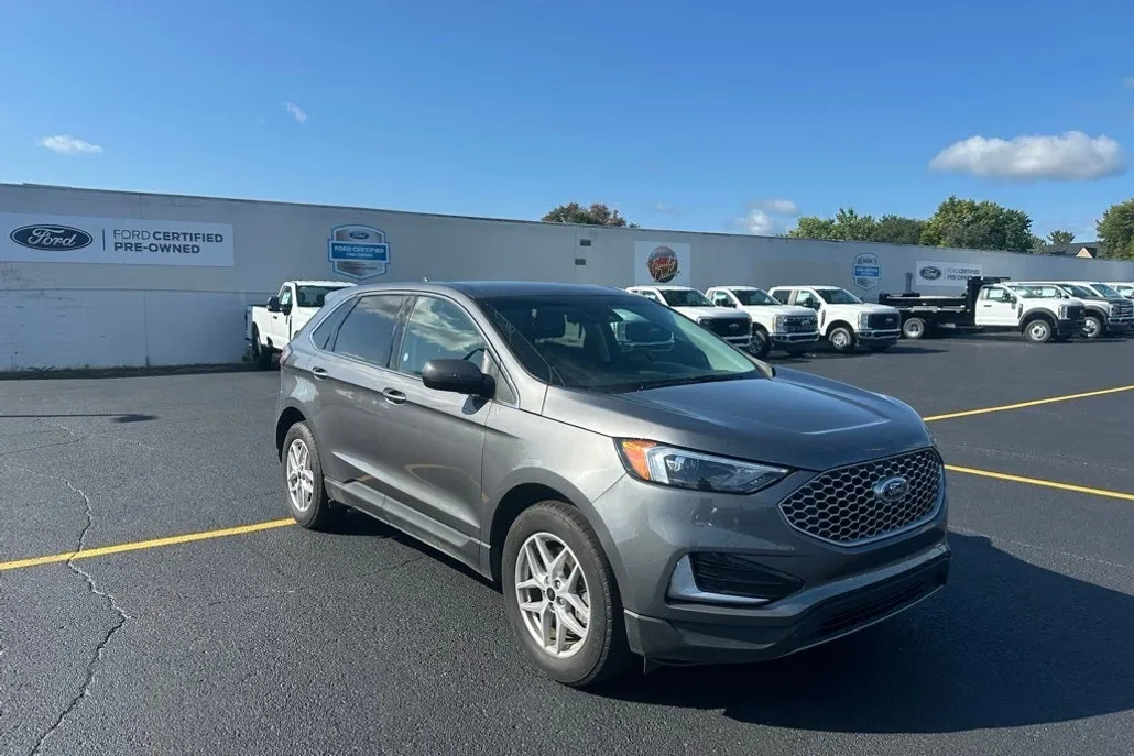 2024 Ford Edge SEL photo 1