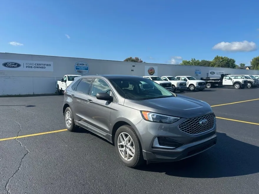 2024 Ford Edge SEL photo 1