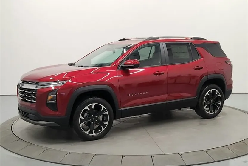 2026 Chevrolet Equinox LT photo 1