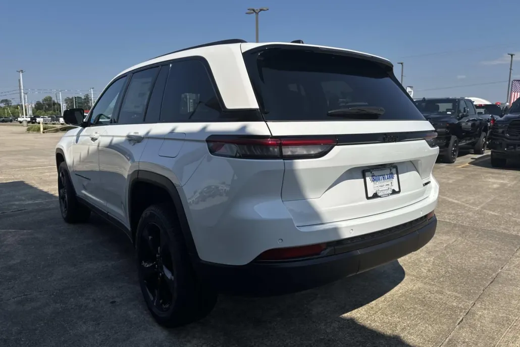 2025 Jeep Grand Cherokee Limited photo 1