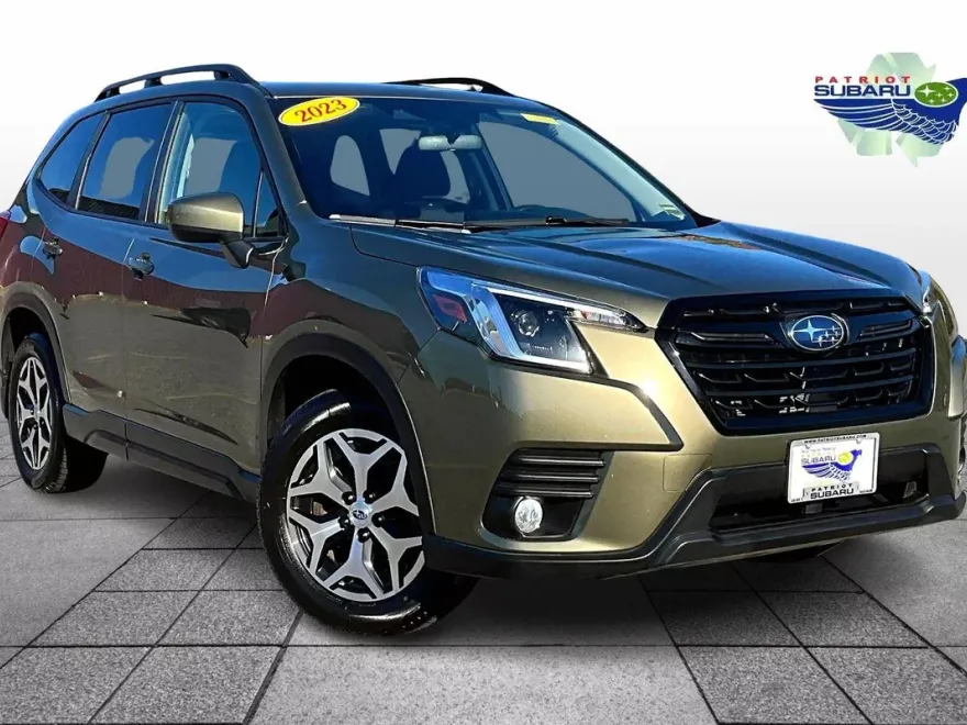 2023 Subaru Forester Premium photo 1