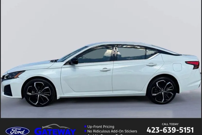 2024 Nissan Altima 2.5 SR photo 1