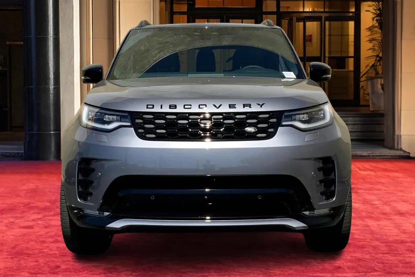 2025 Land Rover Discovery SE photo 1