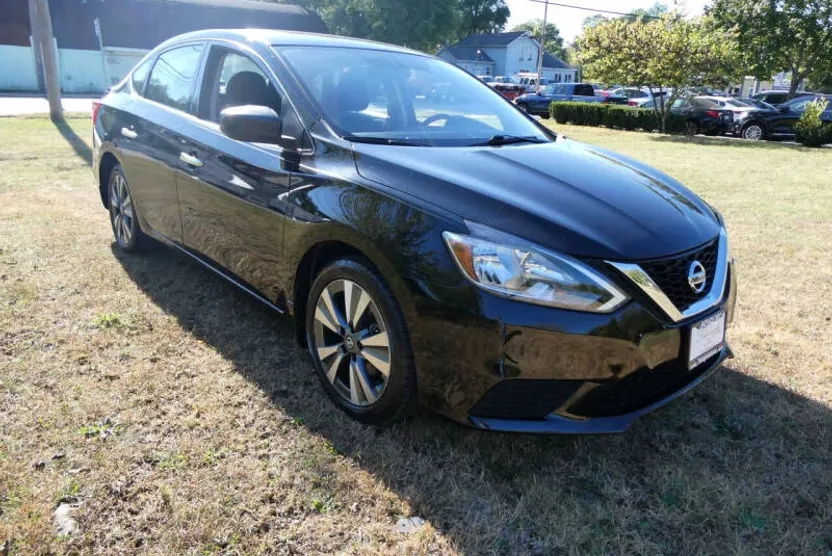 2019 Nissan Sentra SV photo 1